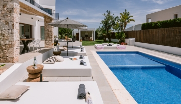 Resa Estates Ibiza villa for sale te koop sant jordi modern pool close up.jpg